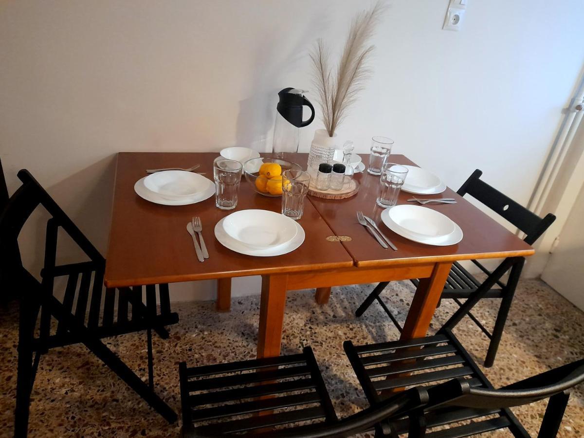 Wisdom'S Nest Athens Apartment Luaran gambar