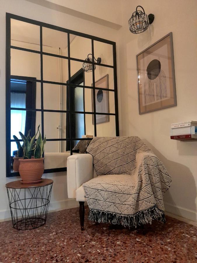 Wisdom'S Nest Athens Apartment Luaran gambar